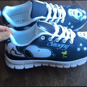 Custom snoopy sneakers